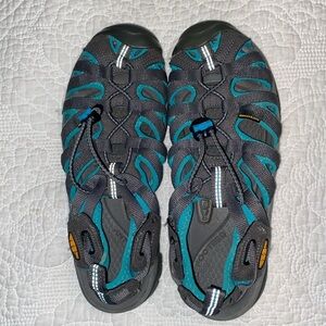 Keen water or trail hiking shoes size 7US